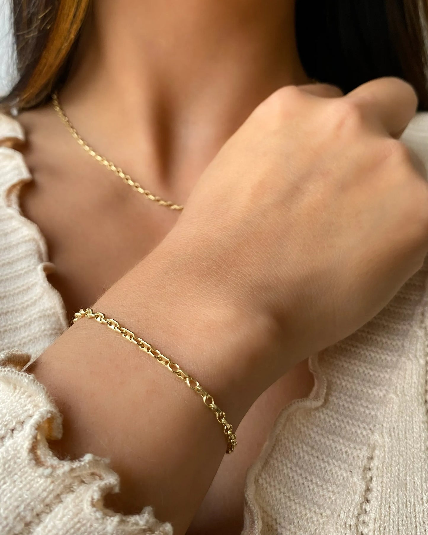 Pulsera guccci delgada 17 cms
