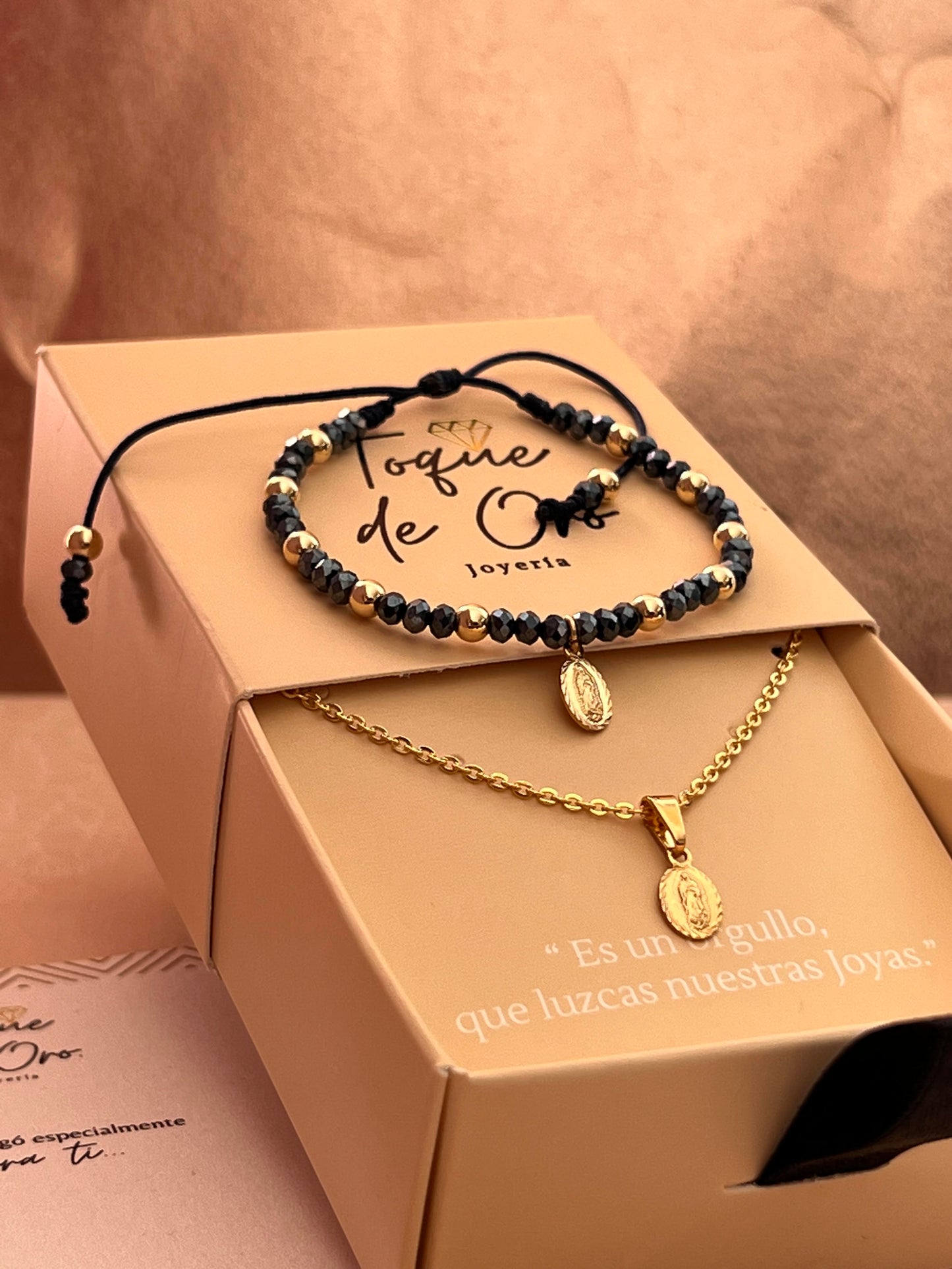 COMBO GUADALUPITA + PULSERA PERLA AZUL OSCURO