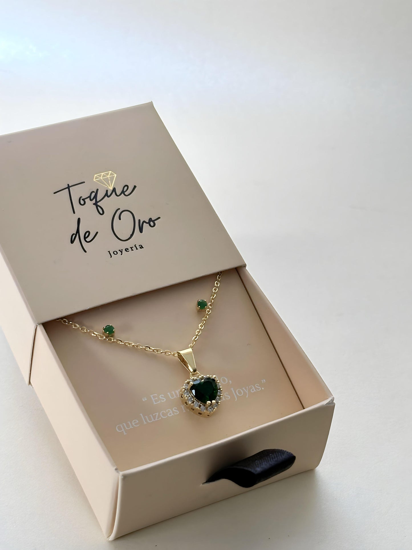 VERDE ESMERALDA AMOR ETERNO