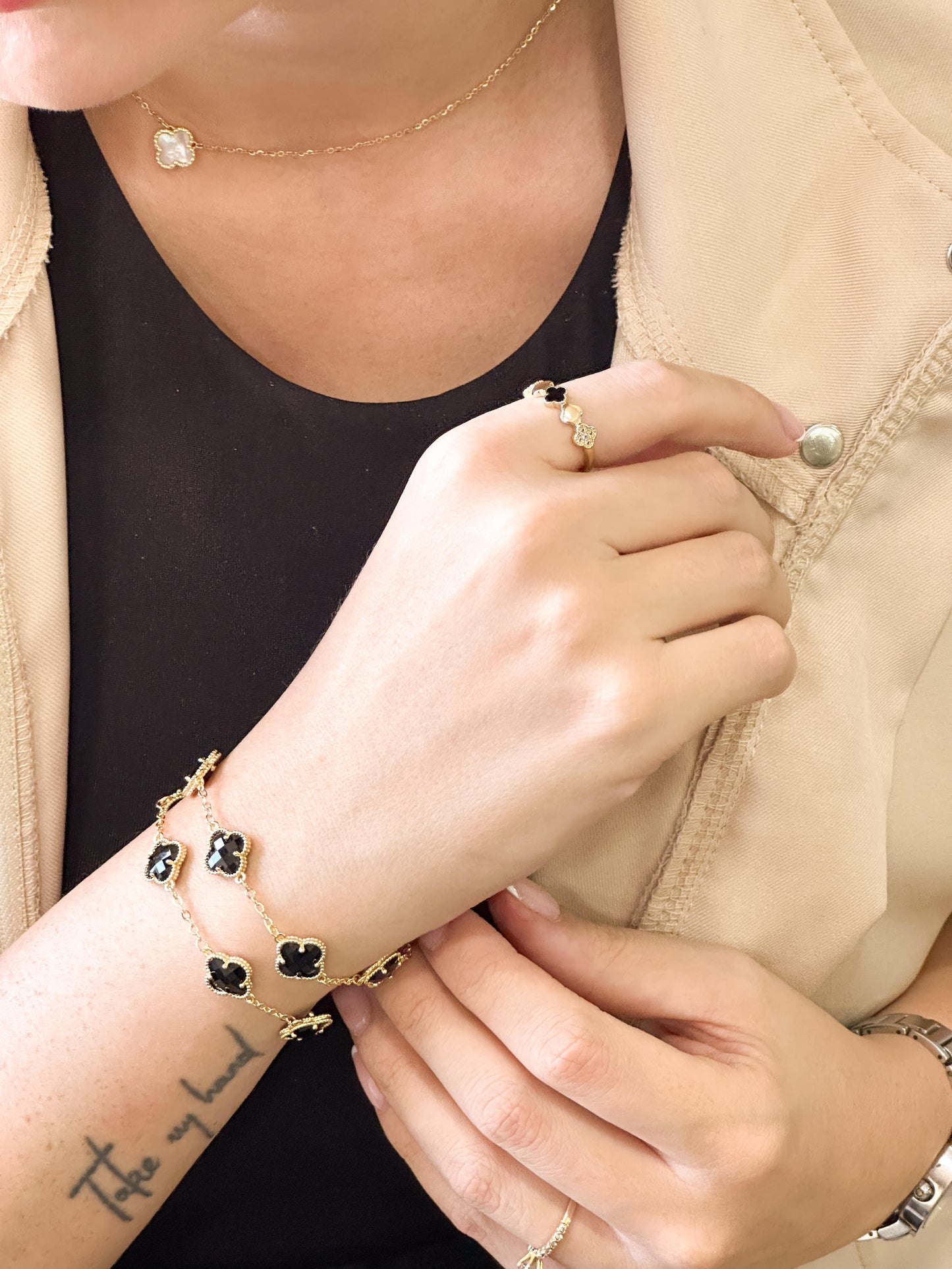 Pulsera Clover negra + Extensor