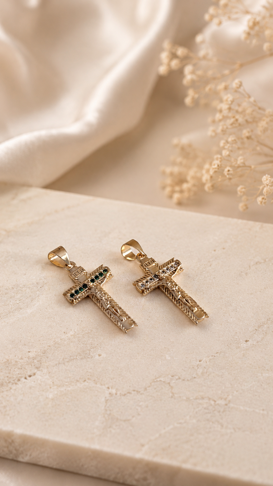 Dije El Señor De los Milagros Verde / Cristal