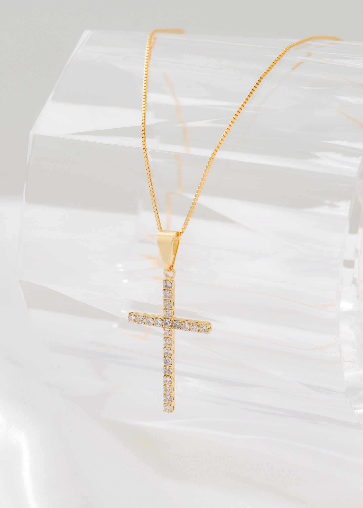 Dije Cruz de lujo circonias